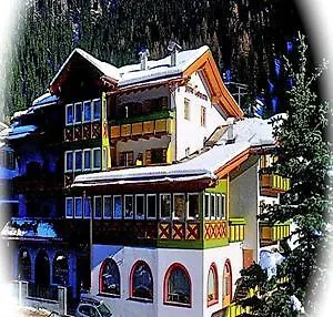 Alpino Al Cavalletto فندق 3*